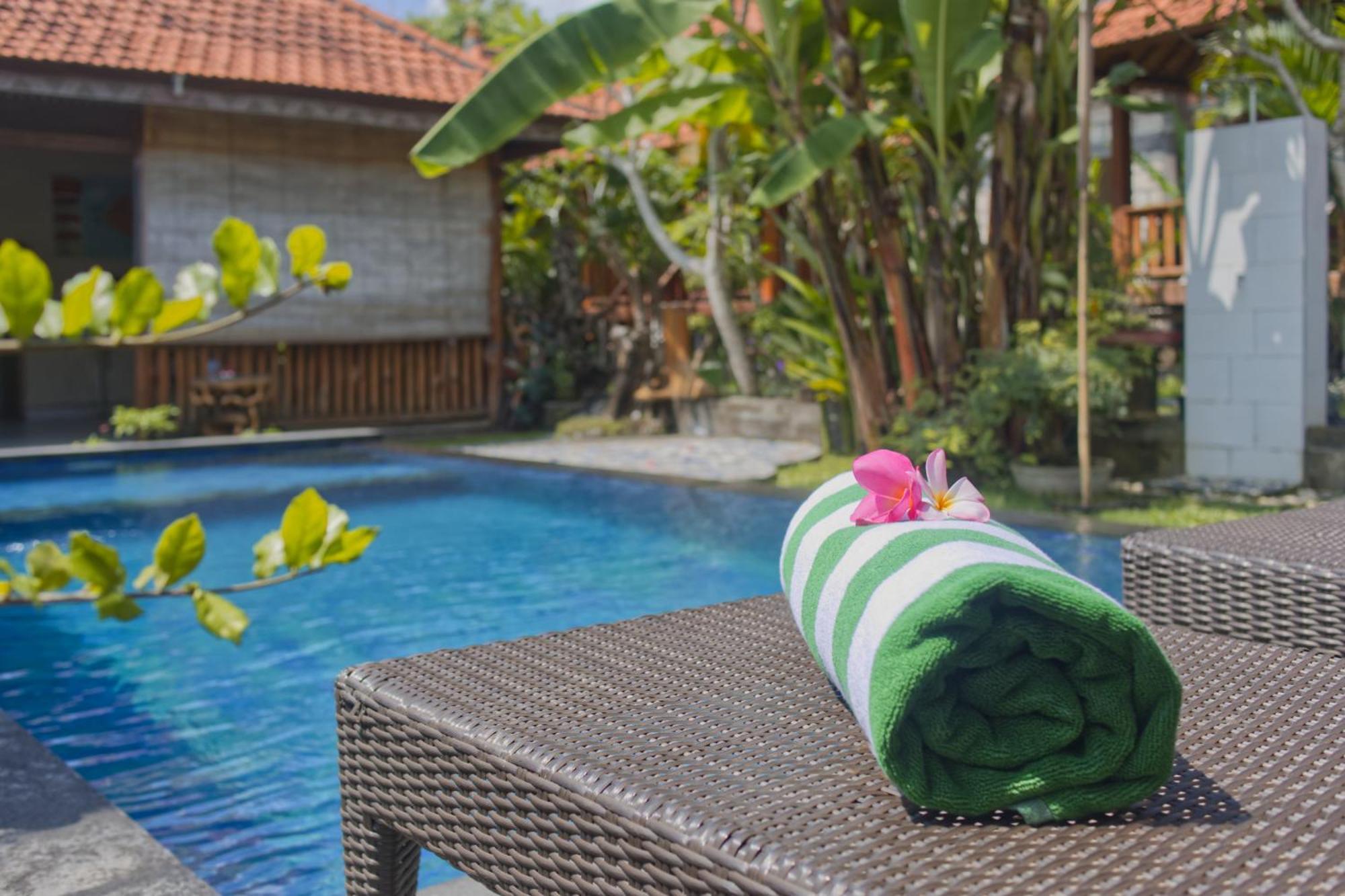 Ss Pangket Bungalow Toyapakeh ภายนอก รูปภาพ